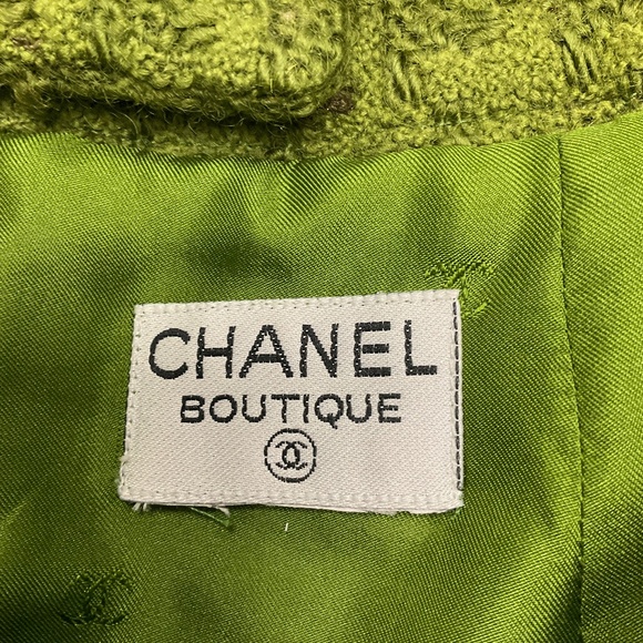 Chanel Boutique Vintage Green CC Logo Button Houndstooth Wool Skirt - Picture 4 of 7